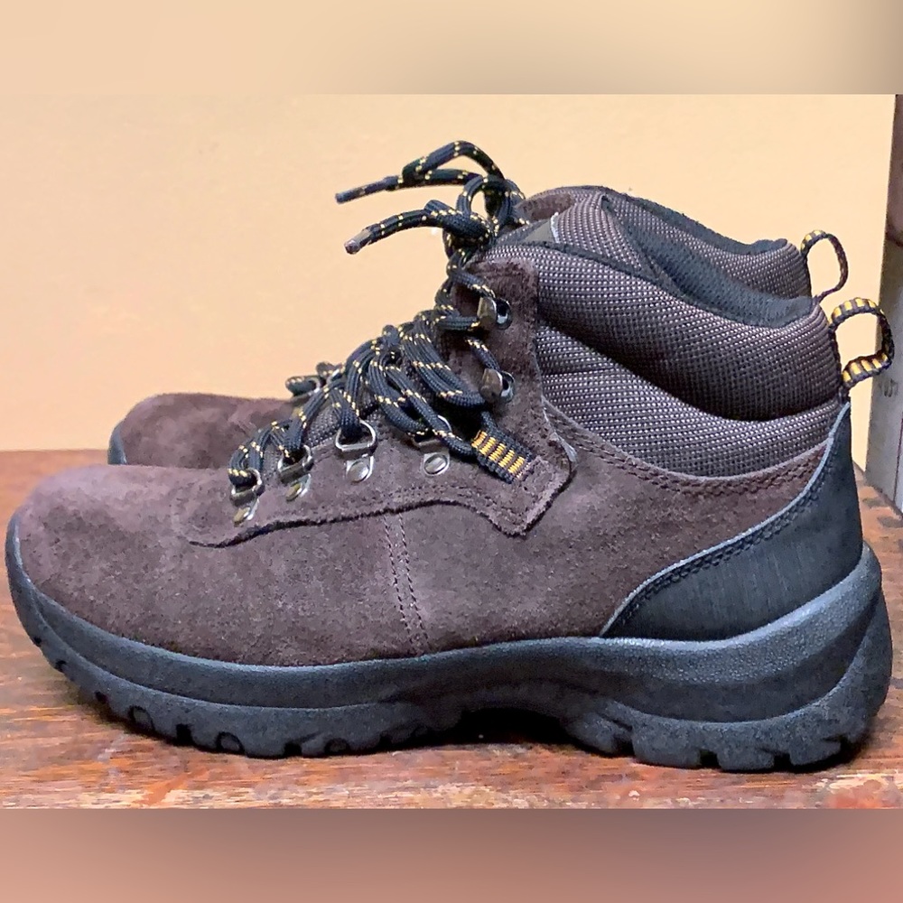 Women’s 9 EU 41 Earth Shoes Ashland Brown Suede Hiking Boots